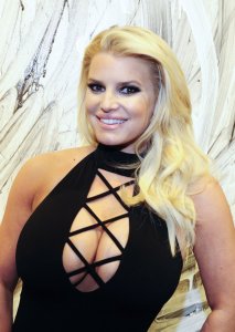 jessica-simpson-at-tom-everhart-raw-exhibition-in-beverly-hills-02-27-2016_2.jpg