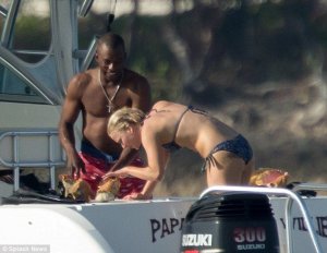Jennifer Lawrence in a Bikini-20.jpg