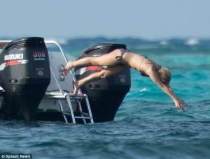 Jennifer Lawrence in a Bikini-21.jpg