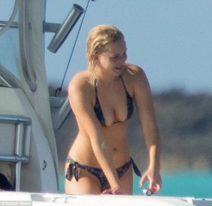 Jennifer Lawrence in a Bikini-23.jpg