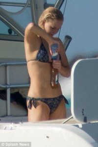 Jennifer Lawrence in a Bikini-30.jpg