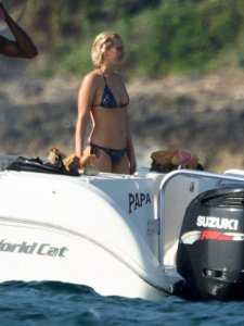 Jennifer Lawrence in a Bikini-36.jpg