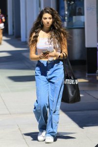 Kira Kosarin Braless TheFappeningBlog.com 7.jpg