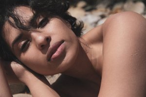 Desiree Yuzon Nude TheFappeningBlog.com 11.jpg