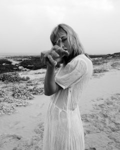 Ariel Van Heerden Nude TheFappeningBlog.com 31.jpg