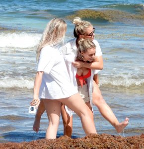 AnneKee Molenaar, Mikky Kiemeney Sexy TheFappeningBlog.com 29.jpg