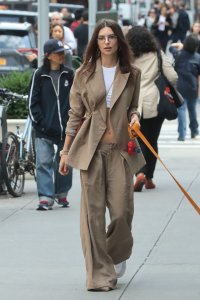 Emily Ratajkowski Sexy TheFappeningBlog.com 20.jpg