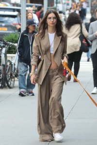 Emily Ratajkowski Sexy TheFappeningBlog.com 28.jpg