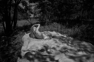 Iga Blaszczyk Nude TheFappeningBlog.com 10.jpg