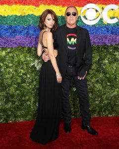 Emily Ratajkowski Sexy TheFappeningBlog.com 1.jpg