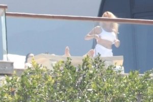 Pamela Anderson Nude Sexy TheFappeningBlog.com 18.jpg