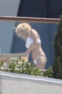 Pamela Anderson Nude Sexy TheFappeningBlog.com 32.jpg