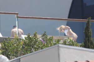 Pamela Anderson Nude Sexy TheFappeningBlog.com 29.jpg