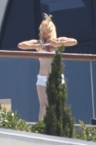 Pamela Anderson Nude Sexy TheFappeningBlog.com 40.jpg