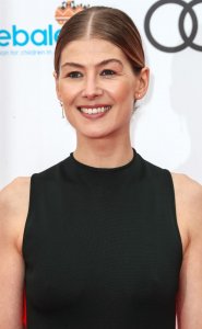 Rosamund Pike Sexy TheFappeningBlog.com 3.jpg