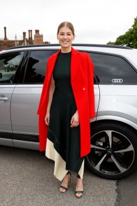 Rosamund Pike Sexy TheFappeningBlog.com 2.jpg
