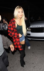 Pia Mia Perez Braless 12.jpg