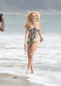 Ava Sambora Sexy 23.jpg