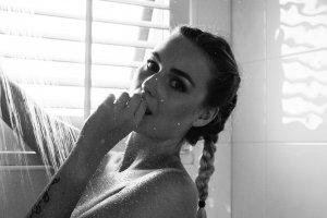 Paige Marie Evans Nude & Sexy 7.jpg