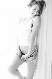 Nicky Whelan Topless 2.jpg