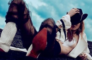 Maartje Verhoef Topless 2.jpg