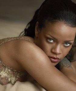 Rihanna Sexy 2.jpg