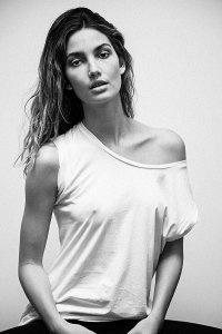 Lily Aldridge Braless.jpg