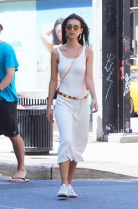 Emily Ratajkowski Sexy TheFappeningBlog.com 3.jpg