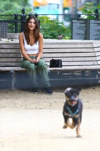 Emily Ratajkowski Sexy TheFappeningBlog.com 2.jpg