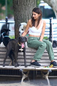 Emily Ratajkowski Sexy TheFappeningBlog.com 5.jpg