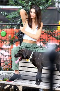 Emily Ratajkowski Sexy TheFappeningBlog.com 9.jpg