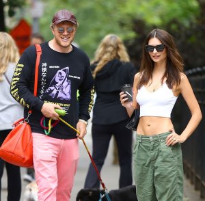 Emily Ratajkowski Sexy TheFappeningBlog.com 16.jpg