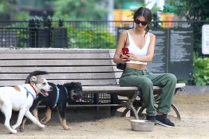 Emily Ratajkowski Sexy TheFappeningBlog.com 25.jpg