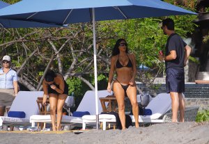 Kim Kardashian & Kourtney Kardashian Sexy TheFappeningBlog.com 34.jpg