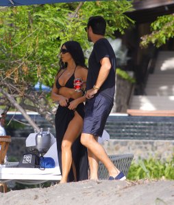 Kim Kardashian & Kourtney Kardashian Sexy TheFappeningBlog.com 30.jpg