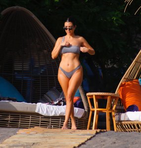 Kim Kardashian & Kourtney Kardashian Sexy TheFappeningBlog.com 12.jpg