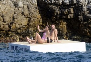 Ryan Seacrest girlfriend TheFappeningBlog.com 1.jpg