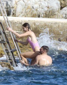 Ryan Seacrest girlfriend TheFappeningBlog.com 100.jpg