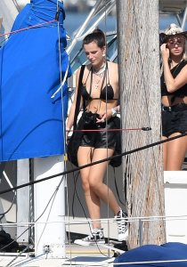 Bella Thorne, Chantel Jeffries Sexy TheFappeningBlog.com 36.jpg