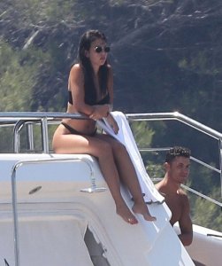 Georgina Rodriguez Sexy TheFappeningBlog.com 3.jpg