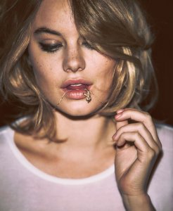 Camille Rowe Nude & Sexy 5.jpg