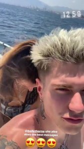 04Bella Thorne Sicilia, Italy Instagram stories cap .jpg