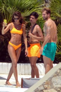 Izabel Goulart Sexy TheFappeningBlog.com 2.jpg