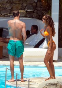 Izabel Goulart Sexy TheFappeningBlog.com 3.jpg