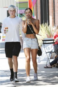 Alexis Ren Sexy TheFappeningBlog.com 9.jpg