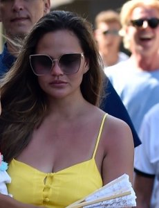 Chrissy Teigen Sexy TheFappeningBlog.com 22.jpg