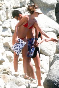 Izabel Goulart Sexy TheFappeningBlog.com 11.jpg