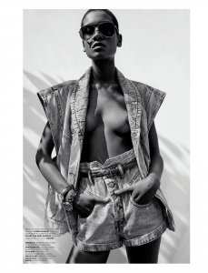 Débora Vanoverberghe Nude TheFappeningBlog.com 4.jpg