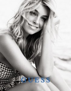 Elizabeth Turner Sexy 14.jpg