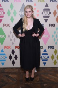 Abigail Breslin Cleavage 3.jpg